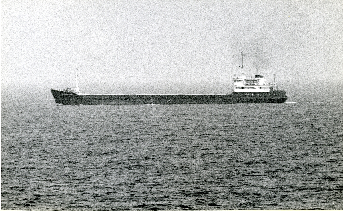 Ägare:/    -91/: S.S.S.R. - North Western River Shipping Co. Hemort: Leningrad.