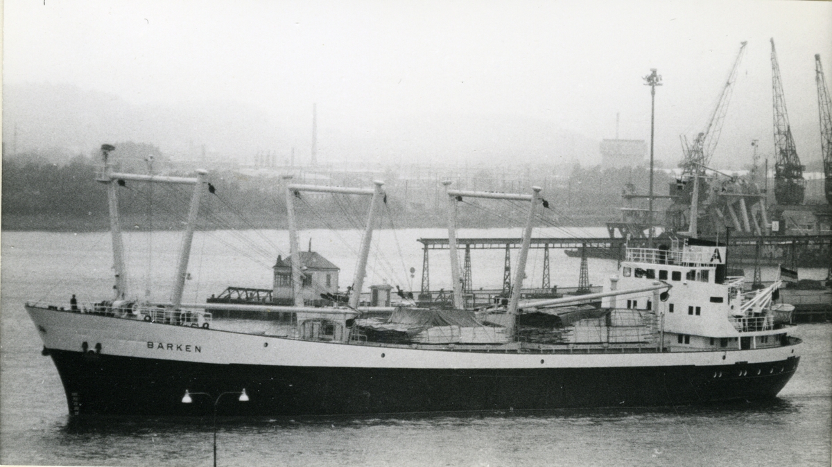 Ägare:/1966-71/: Ahlmark Schiffahrts G.m.b.H. Hemort: Rendsburg.