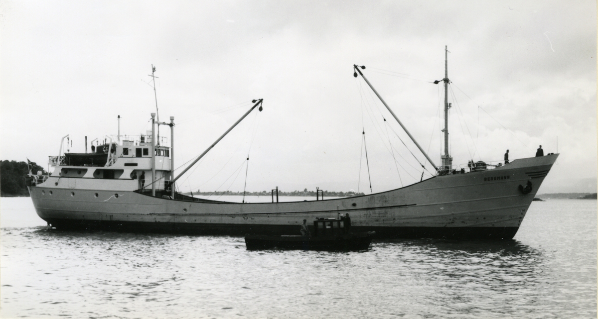 Ägare:/1957-72/: Rederi A/S Steinmann. Hemort: Sarpsborg.