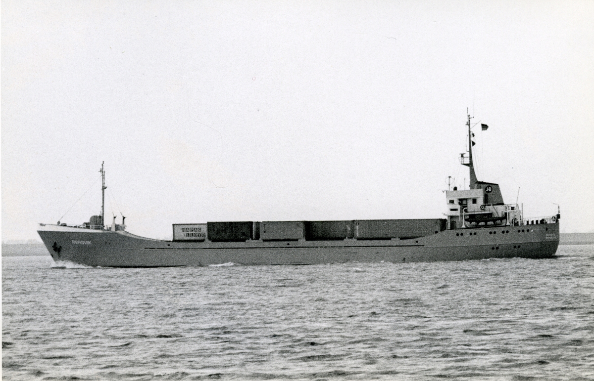 Ägare:/1976-77/: Partenreederei M/S Bergvik. Hemort: Hamburg.