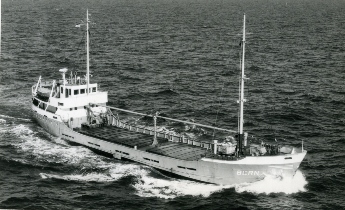 Ägare:/1957-68/: N.V. Fergo /T. Feenstra & T. de Groot/. Hemort: Dordrecht.