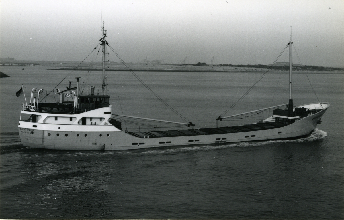 Ägare:/1957-74/: Willi P.G. Bartels. Hemort: Hamburg.