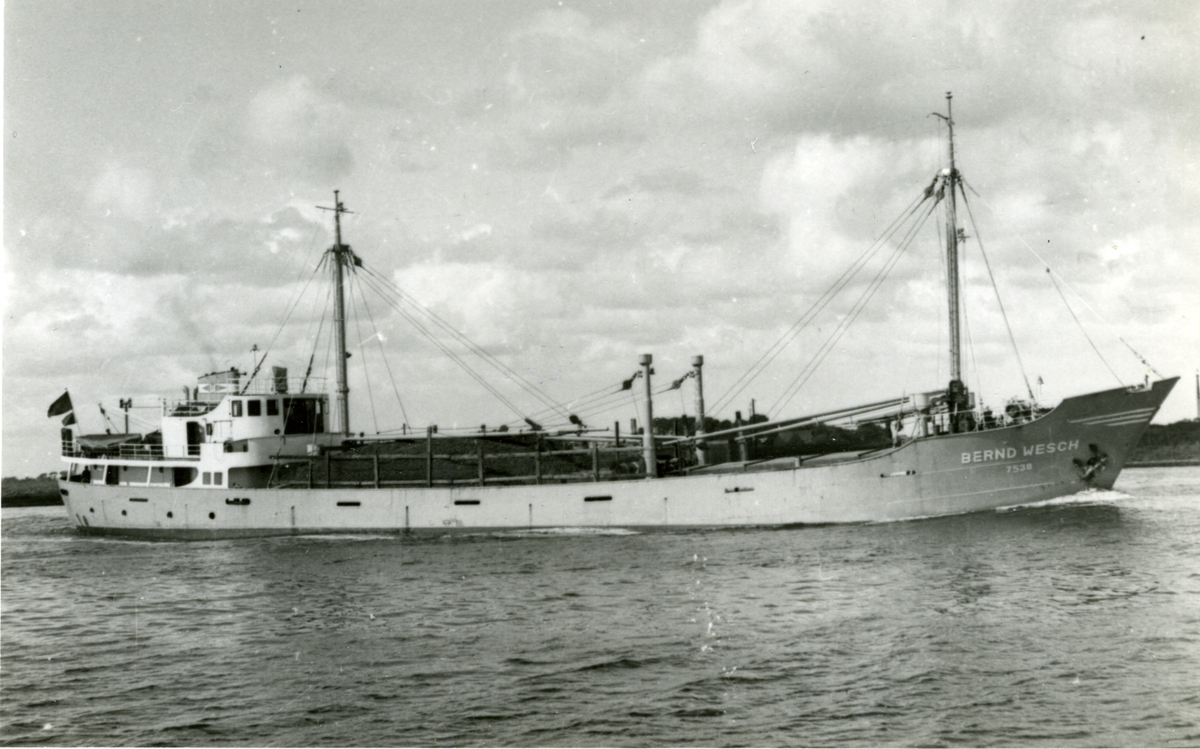 Ägare:/1951-67/: Jonny Wesch. Hemort: Hamburg.