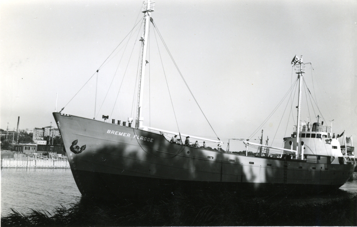 Ägare:/1955-66/: Bremer Reederei Bruno Bischoff & Co. G.m.b.H. Hemort: Bremen.