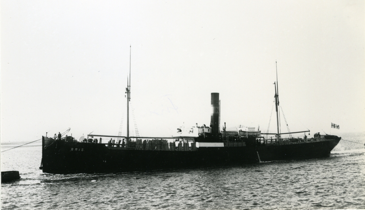 Ägare:/1916-1928/: Rederi AB Bore. Hemort: Göteborg.