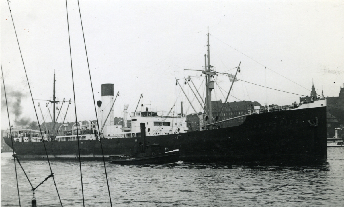 Ägare:/1923-39, 1941-44/: Hamburg-Südamerikanische Dampfschiffahrts Gesellschaft. Hemort: Hamburg.