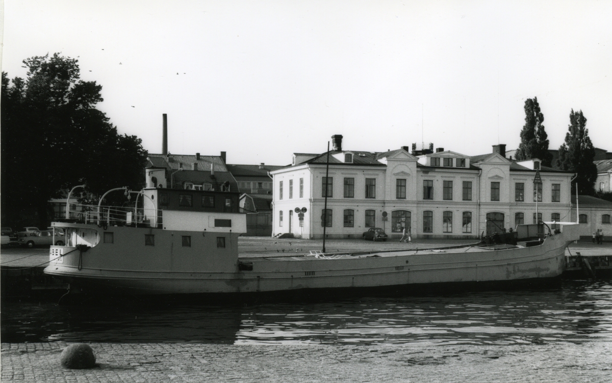 Ägare:/1971-73/: Rederi AB Ölandssund. Hemort: Karlskrona.