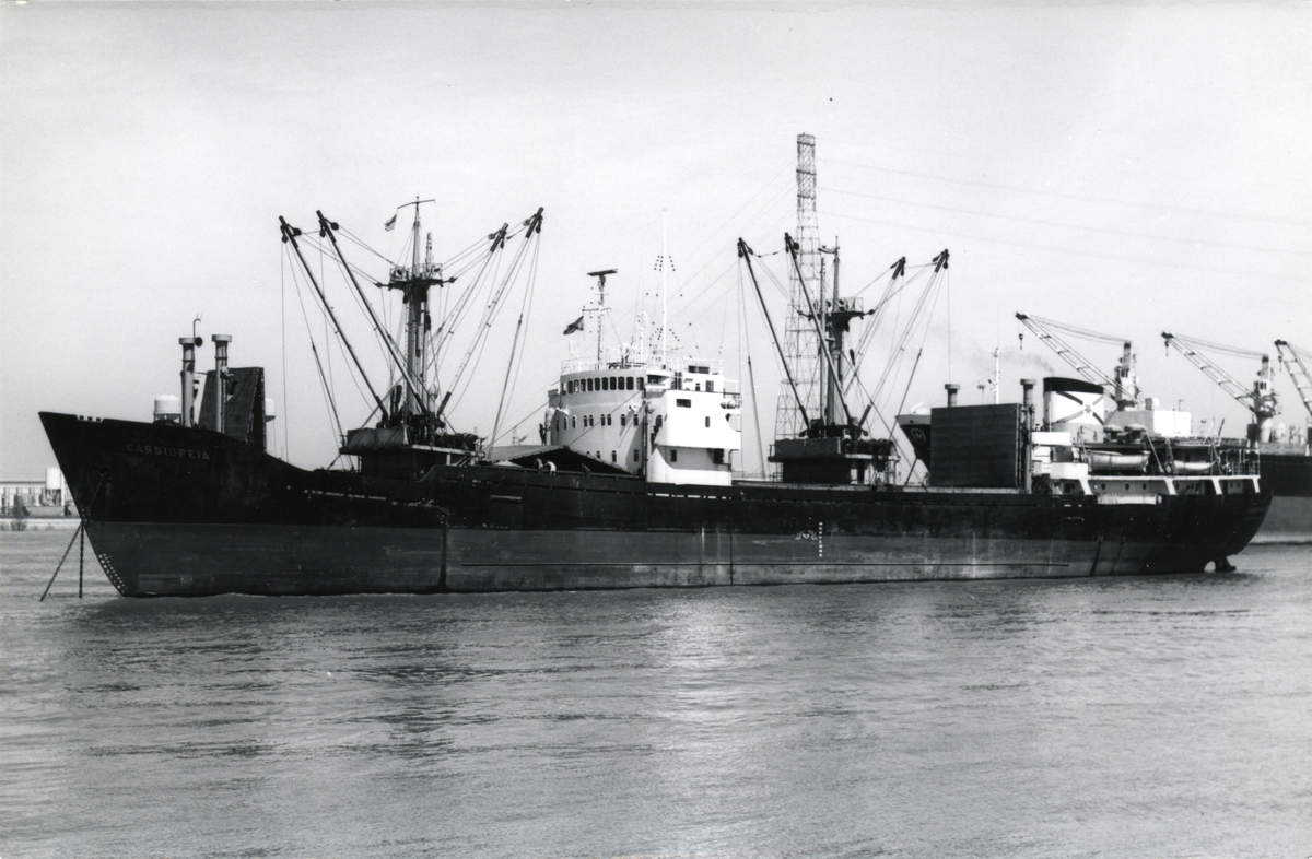 Ägare:/1969-77/: Transatlantic - Reederei Schmidt & Co. K.G. Hemort: Flensburg.