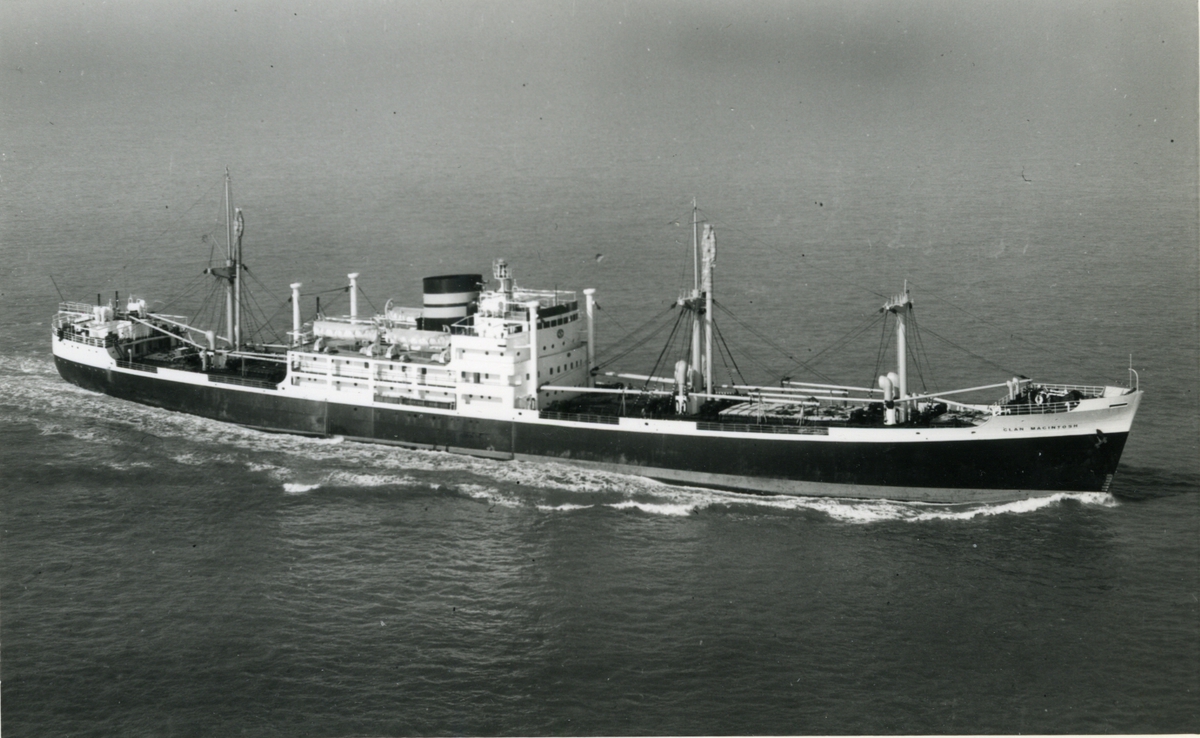 Ägare:/1951-77/: The Clan Line Steamers, Ltd. Hemort: Glasgow.
