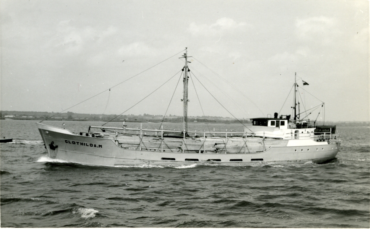 Ägare:/1952-70/: F. Middendorp. Hemort: Delfzilj.