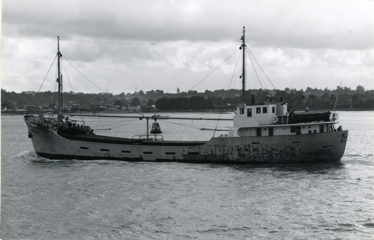Ägare:/1957-74/: Firma J. Pleijzier. Hemort: Delfzilj.