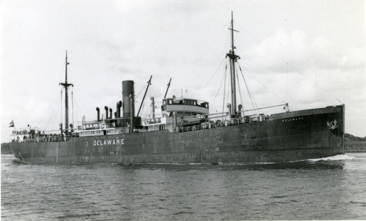 Ägare:/1933-56/: Det Forenede Dampskibs-Selskab A/S. Hemort: Köpenhamn.