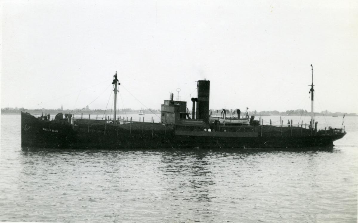 Ägare:/1950-51/: Reederei Delphin G.m.b.H. Hemort: Hamburg.