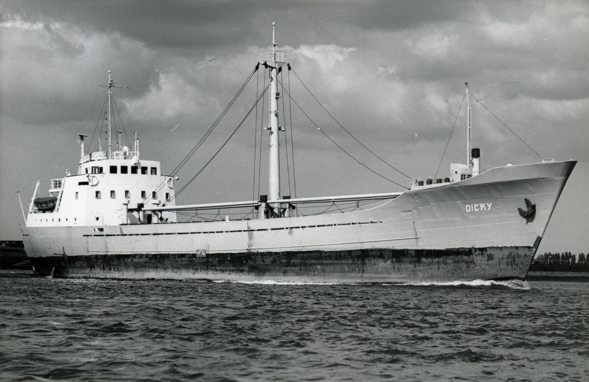 Ägare:/1975-79/: Albertus Westera. Hemort: Appingedam.