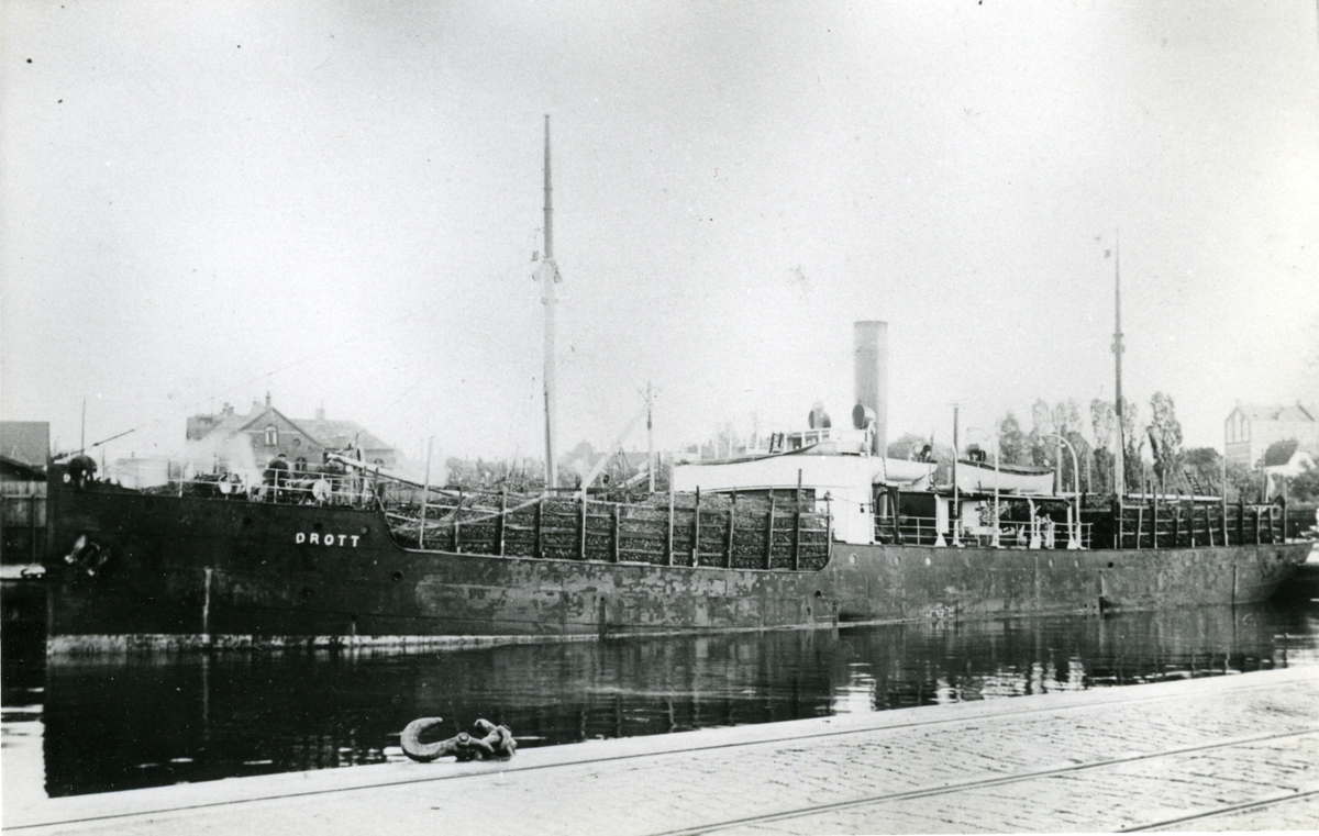 Ägare:/1926-38/: Rederi AB Caledonia. Hemort: Hälsingborg.