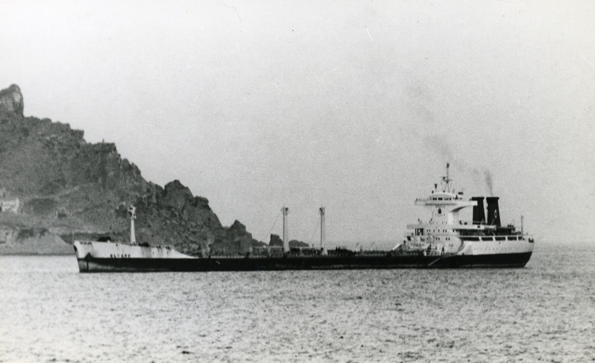 Ägare:/1964-71/: Empresa Nacional Elcano de la Marina Mercante. Hemort: Cadiz.