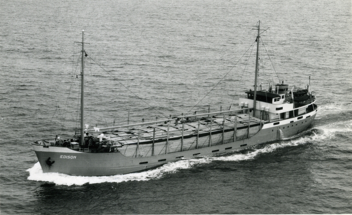 Ägare:/1956-73/: L. Davids. Hemort: Delfzilj.