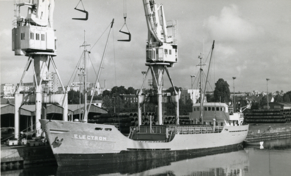 Ägare:/1966-82/: Rederij m/s Electron. Hemort: Groningen.