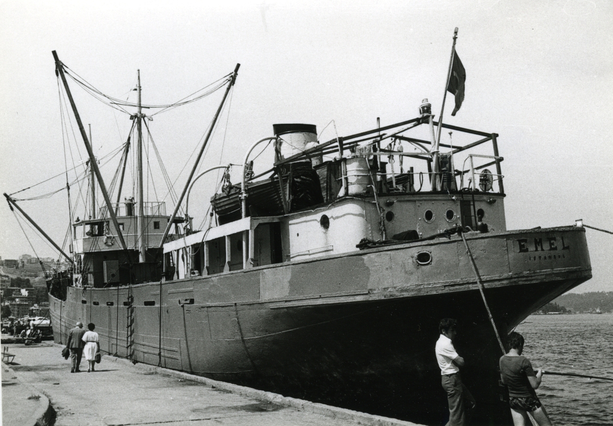 Ägare:/1956-83/: Zeki & Ziya Sönmez. Hemort: Istanbul.