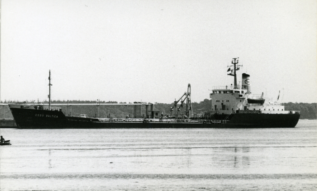Ägare:/1968-82/: Dansk Esso A/S. Hemort: Kalundborg.