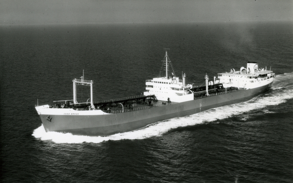 Ägare:/1956-78/: Dansk Esso A/S. Hemort: Köpenhamn.