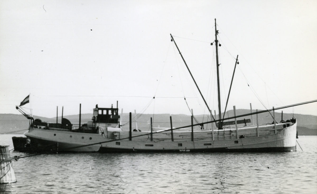 Ägare:/1928-51/: J. Mooij. Hemort: Groningen.