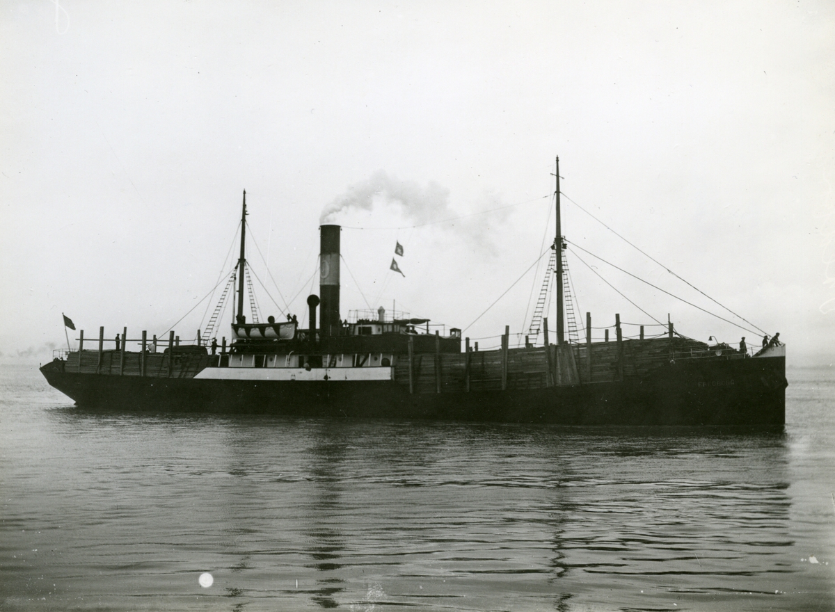 Ägare:/1924-38/: Rederi AB Fredborg. Hemort: Verkebäck.
Ägare:/1938-49/: Rederi AB Ragne (samma bolag som ovan) Hemort: Västervik.