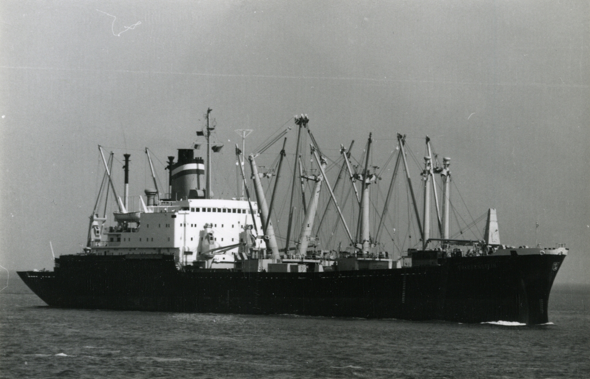 Ägare:/1970-84/: Hapag-Lloyd A.G. Hemort: Bremen.