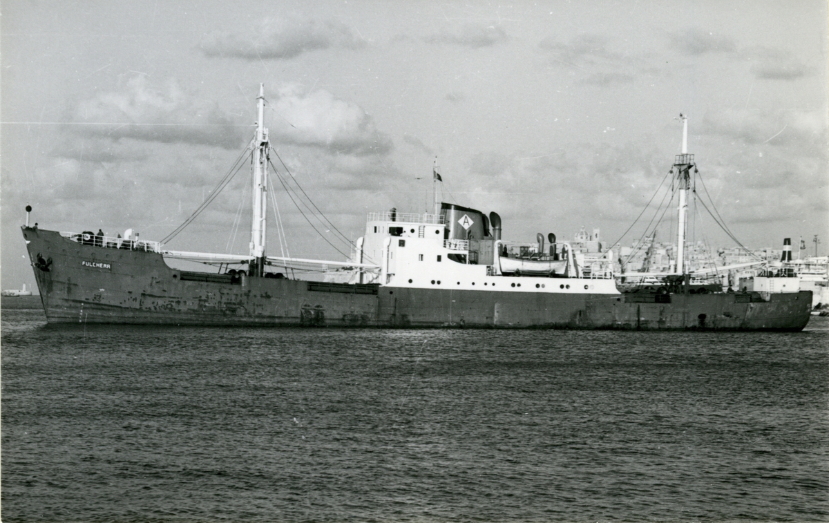 Ägare:/1962-68/: Compania Naviera Paoliana S.A. Hemort: Beyroth.