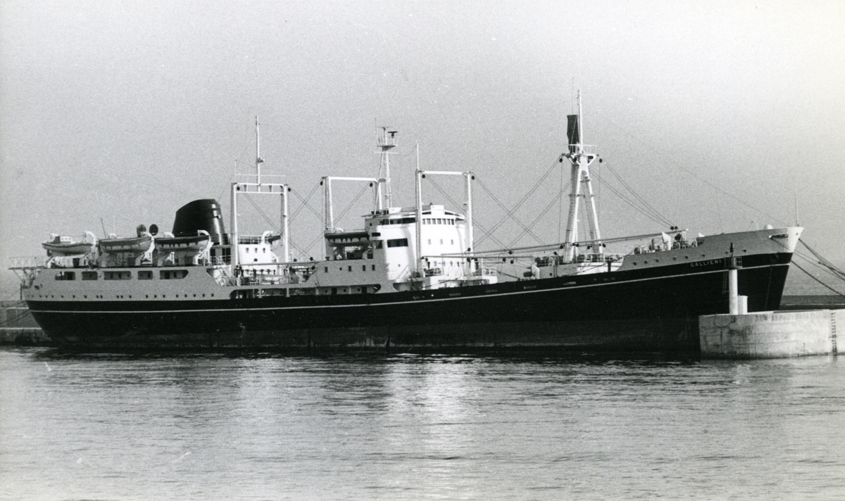 Ägare:/1954-71/: Compagnie des Messageries Maritimes S.A. Hemort: Marseille.