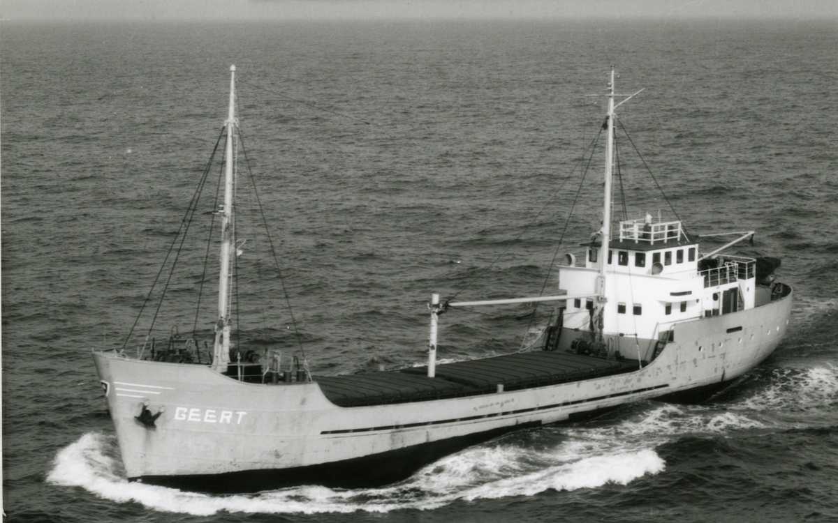 Ägare:/1956-73/: H.W.A. Nienhuis. Hemort: Winschoten.