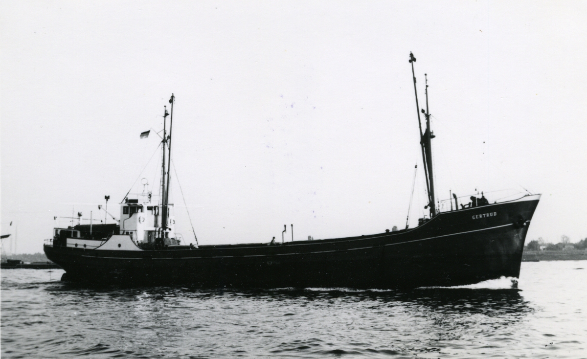 Ägare:/1953-57/: Heinrich Hauschildt. Hemort: Hamburg.