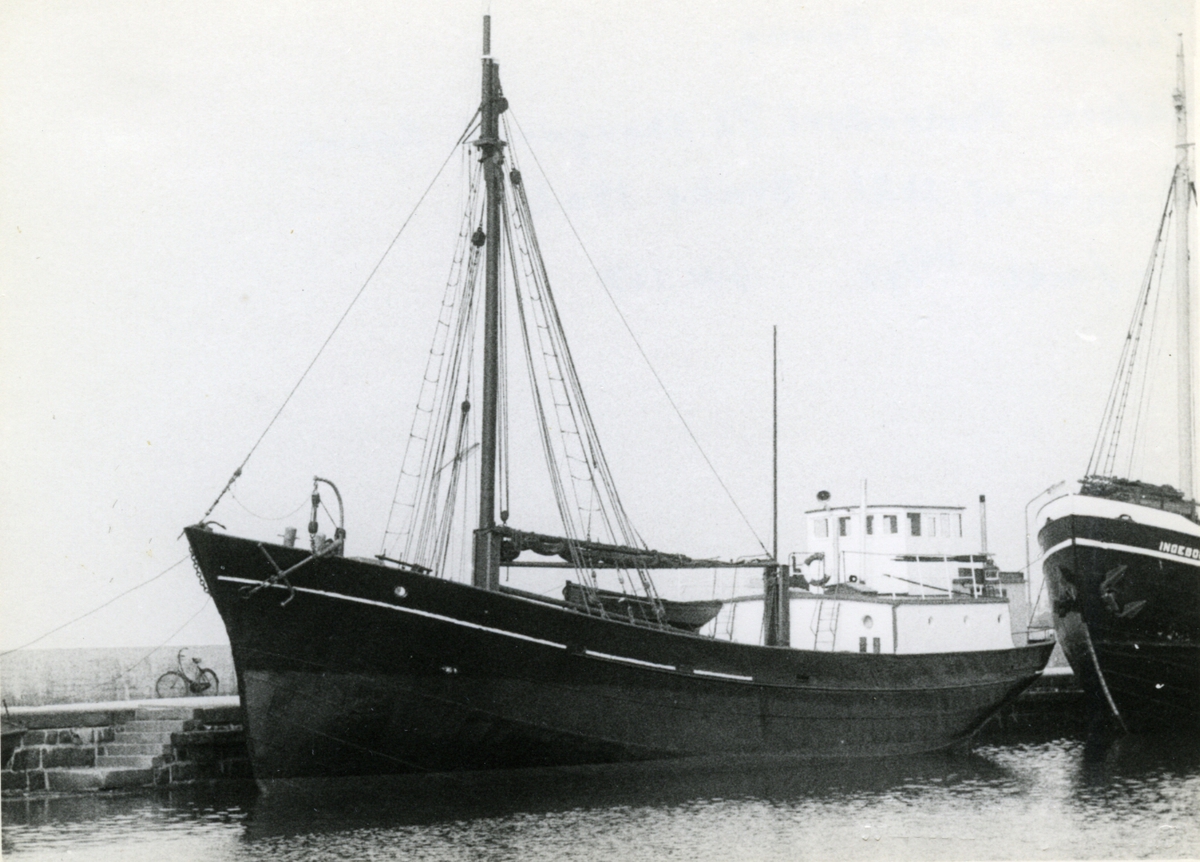 Ägare:/1960-66/: I/S M/S Lars. Hemort: Rönne.