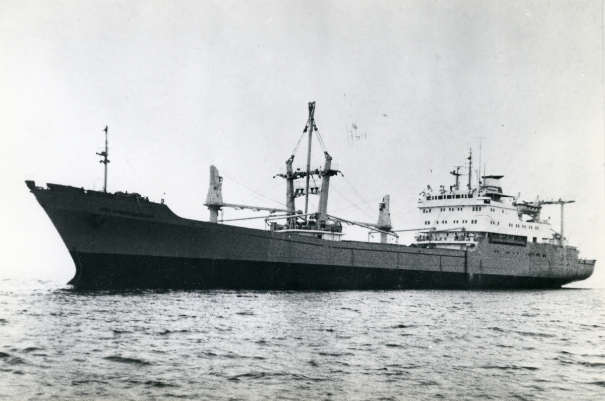 Ägare:/1972-91/: S.S.S.R. - Azov Shipping Co. Hemort: Zhdanov.