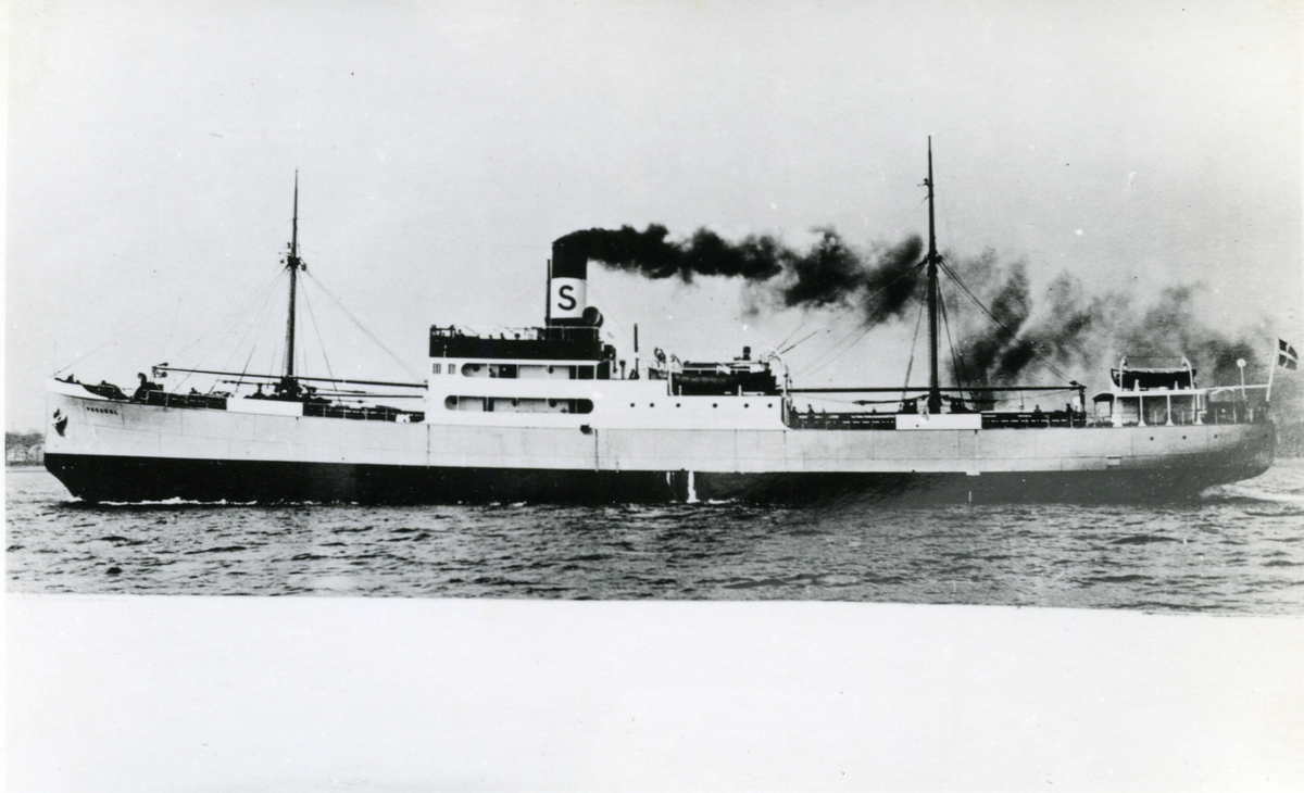 Ägare:/1928-43/: Stockholms Rederi AB Svea. Hemort: Stockholm.