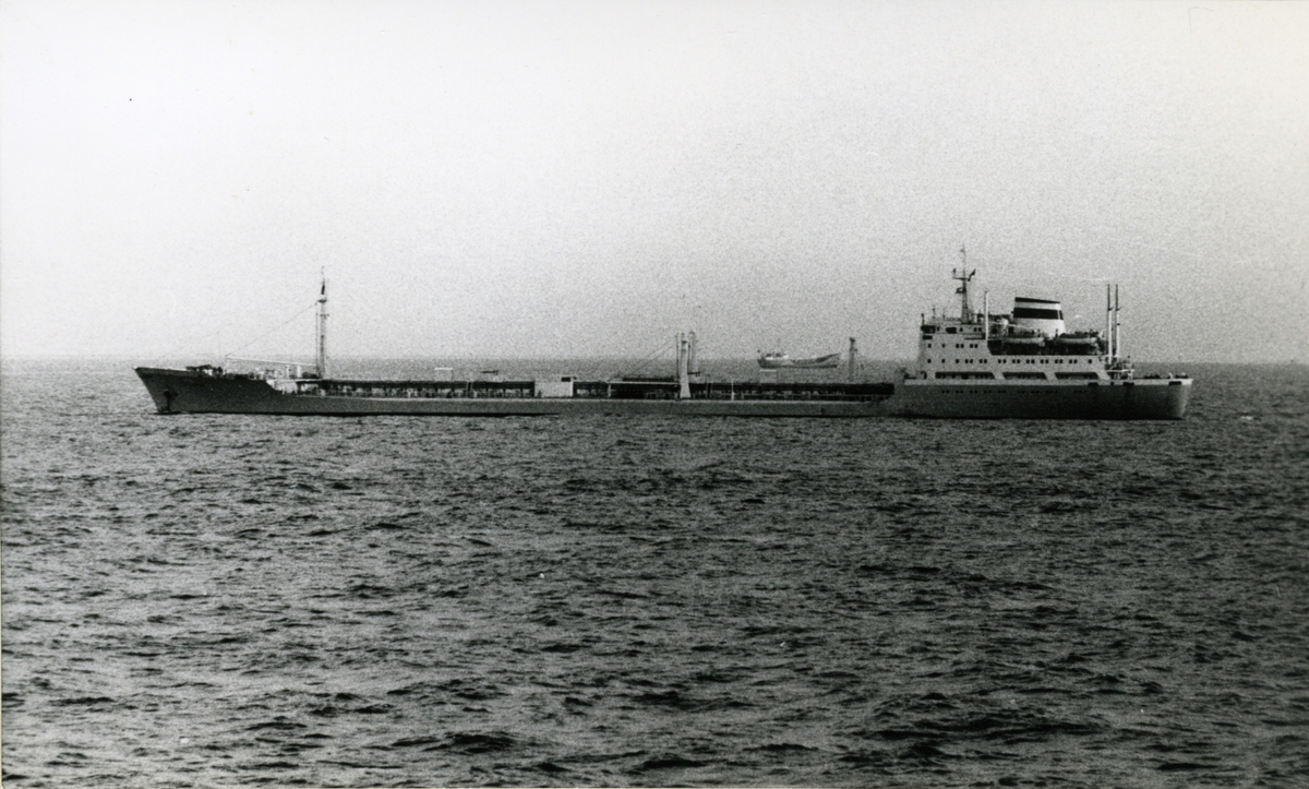 Ägare:/1967-90/: S.S.S.R. - Novorossiysk Shipping Co. Hemort: Novorossiysk.
