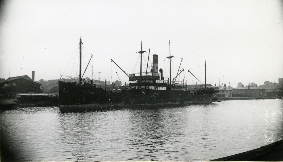 Ägare:/1920-36/: Rederi AB Svenska Lloyd. Hemort: Göteborg.