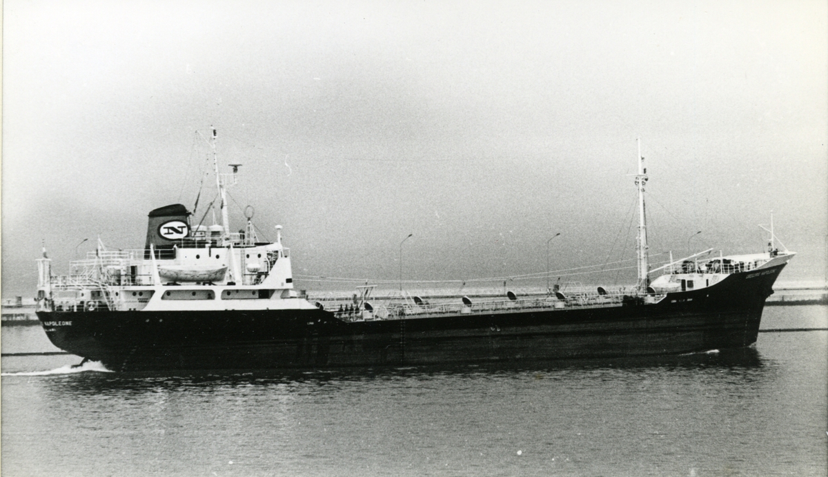 Ägare:/1969-75/: Marnavi S.p.A. Marittima di Navigazione. Hemort: Cagliari.