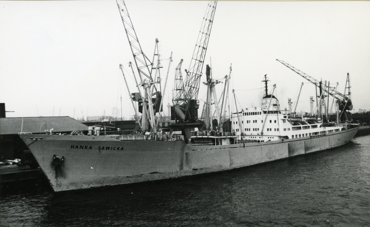 Ägare:/1962-82/: Polskie Line Oceaniczne. Hemort: Gdynia.