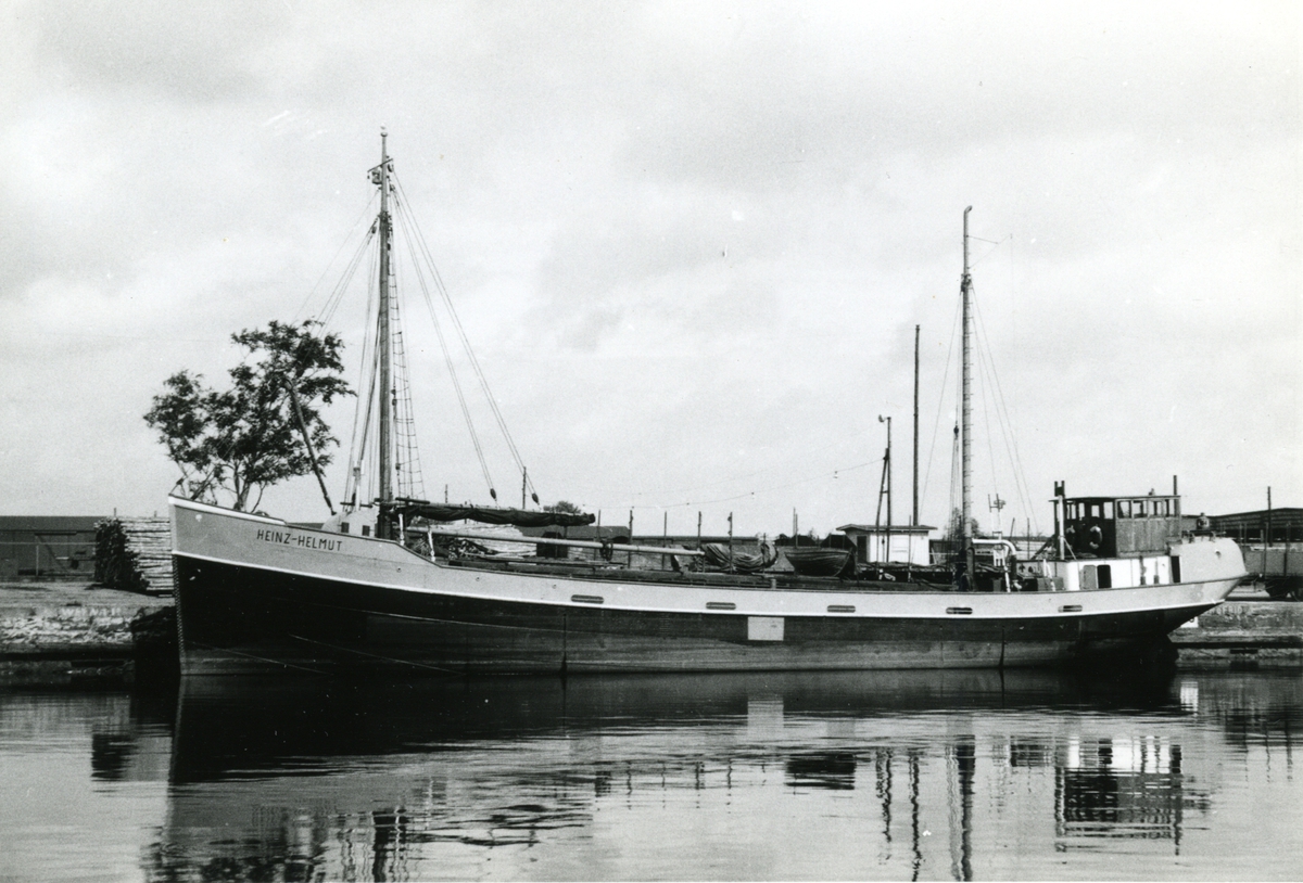 Ägare:/1938-56/: Heinrich Behrens. Hemort: Hamburg.