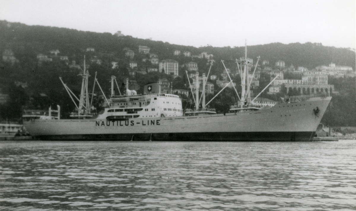 Ägare:/1952-55/: Nautilus S.A. Hemort: Basilea.