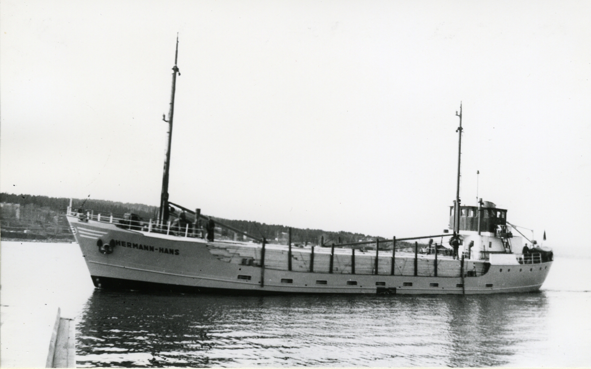 Ägare:/1950-56/: Hermann Behrens. Hemort: Hamburg.