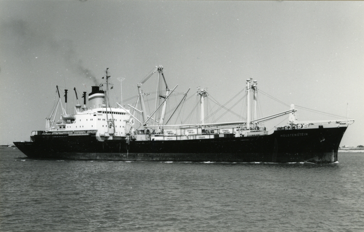 Ägare:/1970-84/: Hapag-Lloyd A.G. Hemort: Bremen.