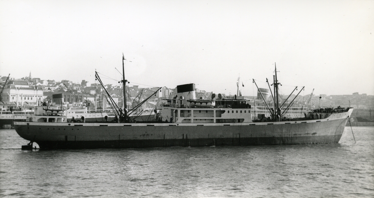 Ägare:/1949-72/: Companhia de NavegacÃ£o Carregadores Acoreanos. Hemort: Ponta Delgada.