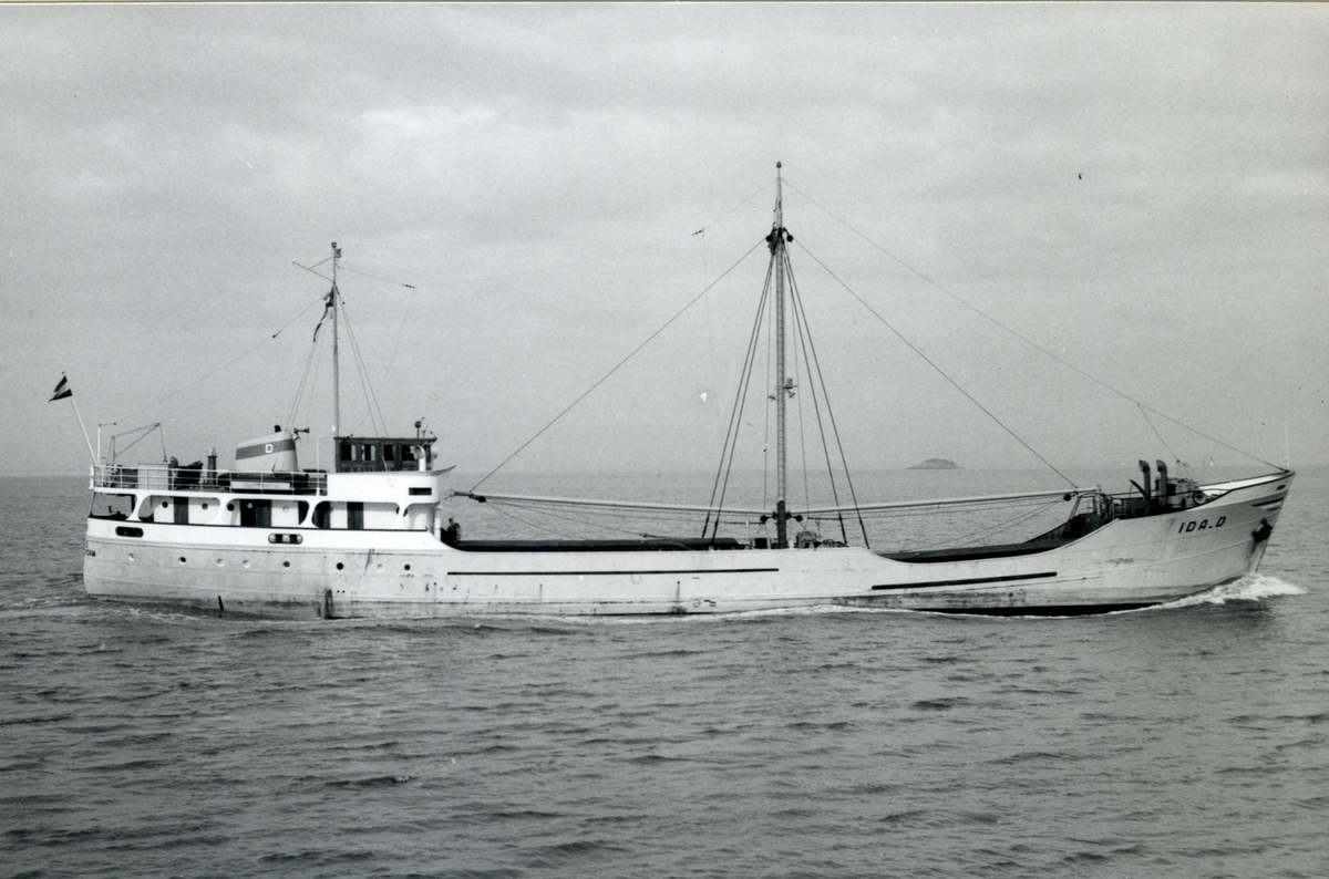 Ägare:/1955-70/: N.V. Vrachtvaart Mij. Ida Dekker. Hemort: Rotterdam.