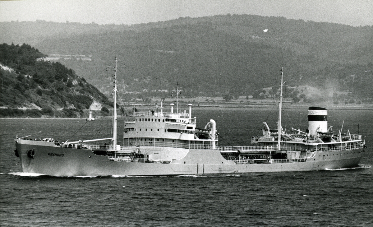 Ägare:/ -89/: S.S.S.R. - Novorossiysk Shipping Co. Hemort: Novorossiysk.