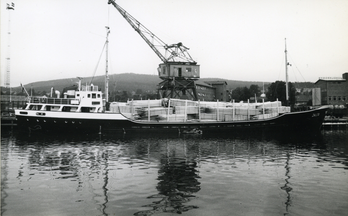 Ägare:/1968-72/: Rederij Jalta. Hemort: Zaandam.