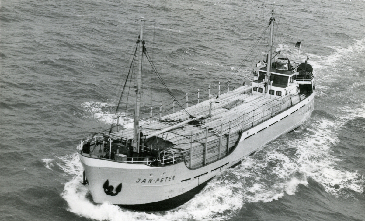 Ägare:/1954-62/: Heinrich Thode. Hemort: Hamburg.