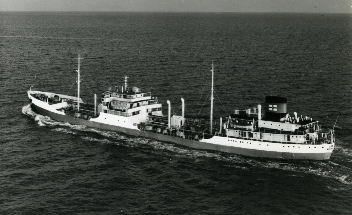 Ägare:/1956-59/: Partrederiet Jarilla. Hemort: Sandefjord.