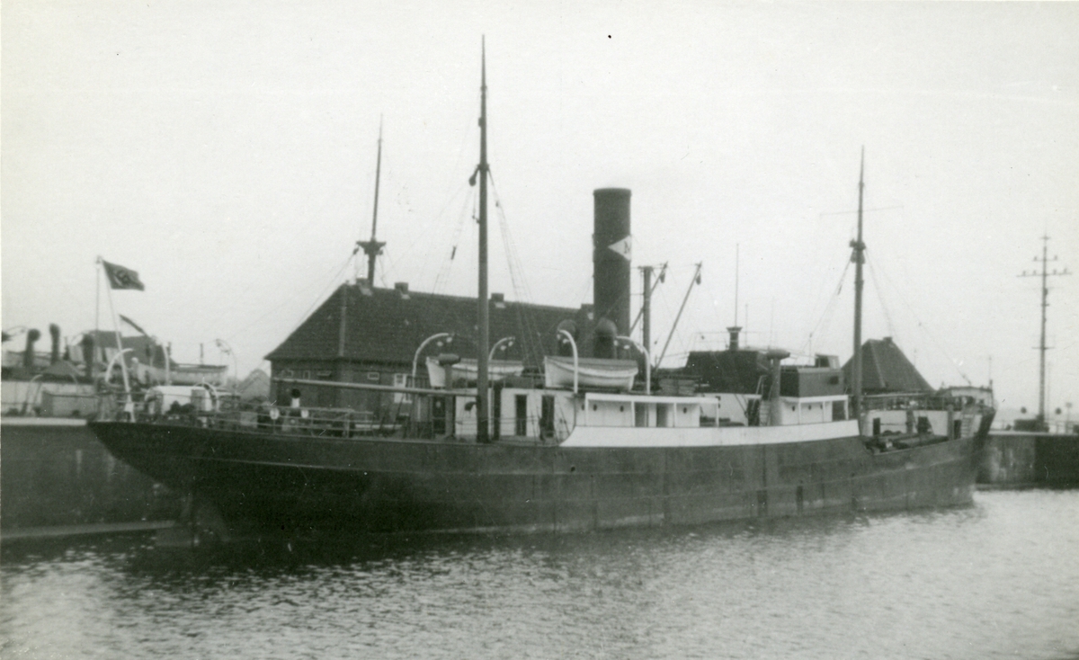 Ägare:/1937-45/: ett partrederi, Huvudredare: Mathies Reederei K.G. Hemort: Hamburg.